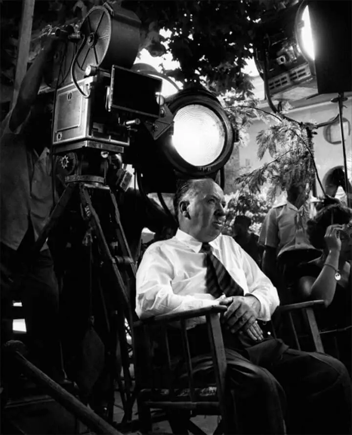 Альфред Хичкок түсірілім алаңында Альфред Хичкок түсірілім алаңында