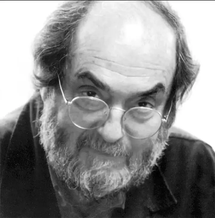 Мэтр 1999 жылы дүние салды. Стэнли Кубрик Мэтр 1999 жылы дүние салды. Стэнли Кубрик