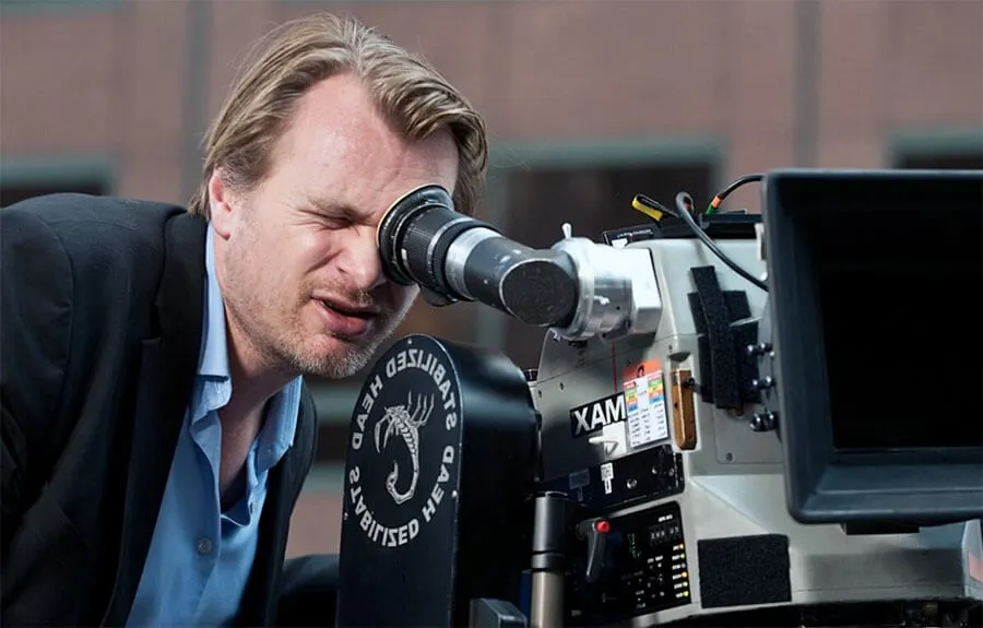 Кристофер Нолан түсіру алаңында Кристофер Нолан түсіру алаңында