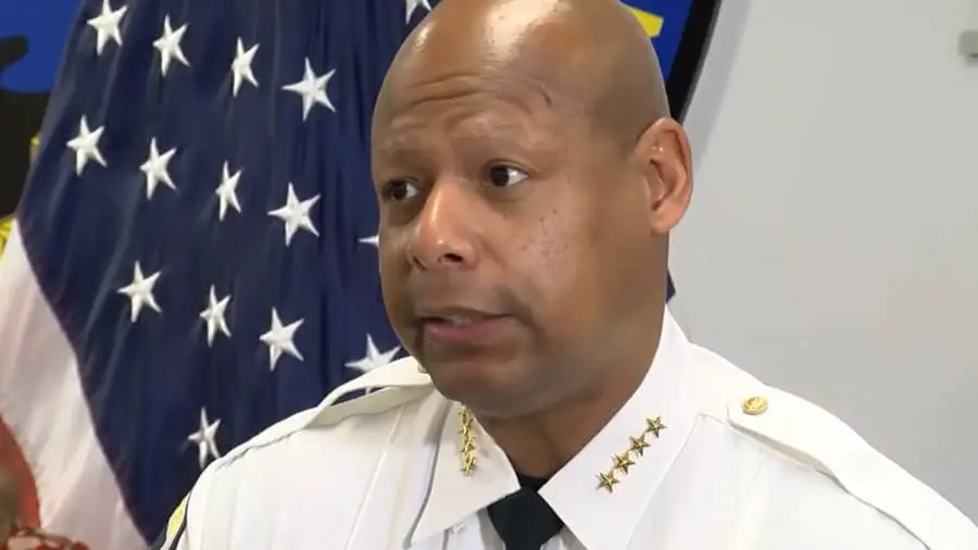 Мэдисон қаласының шерифі Барнс Мэдисон қаласының шерифі Барнс