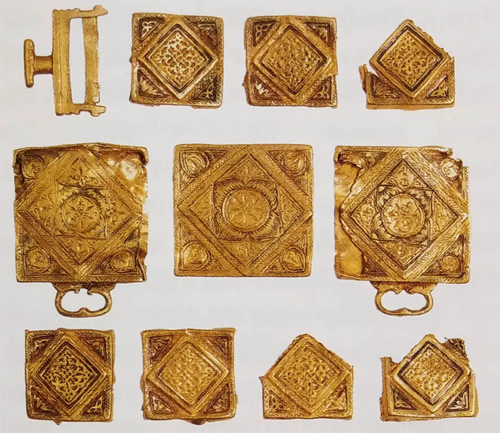 Алтын белбеу. Ақмола облысынан табылган. XIV гасыр. Эрмитажда сақтаулы